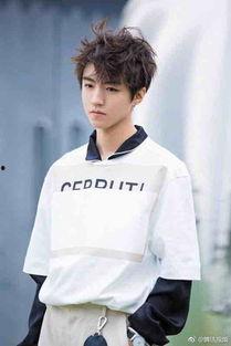 王俊凯超帅照片,颜值巅峰，魅力四溢