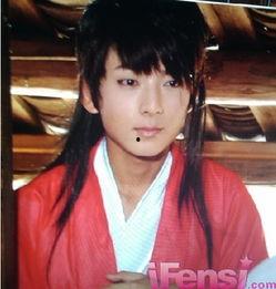 陈翔只穿内裤的照片,内裤照曝光引热议